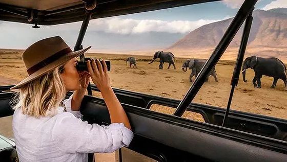 What to wear on a safari in Tanzania & Kenya: best safari clothes